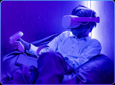 투모로우랜드 어트랙션 센터(투모로우랜드 첸트룸 아트락치)